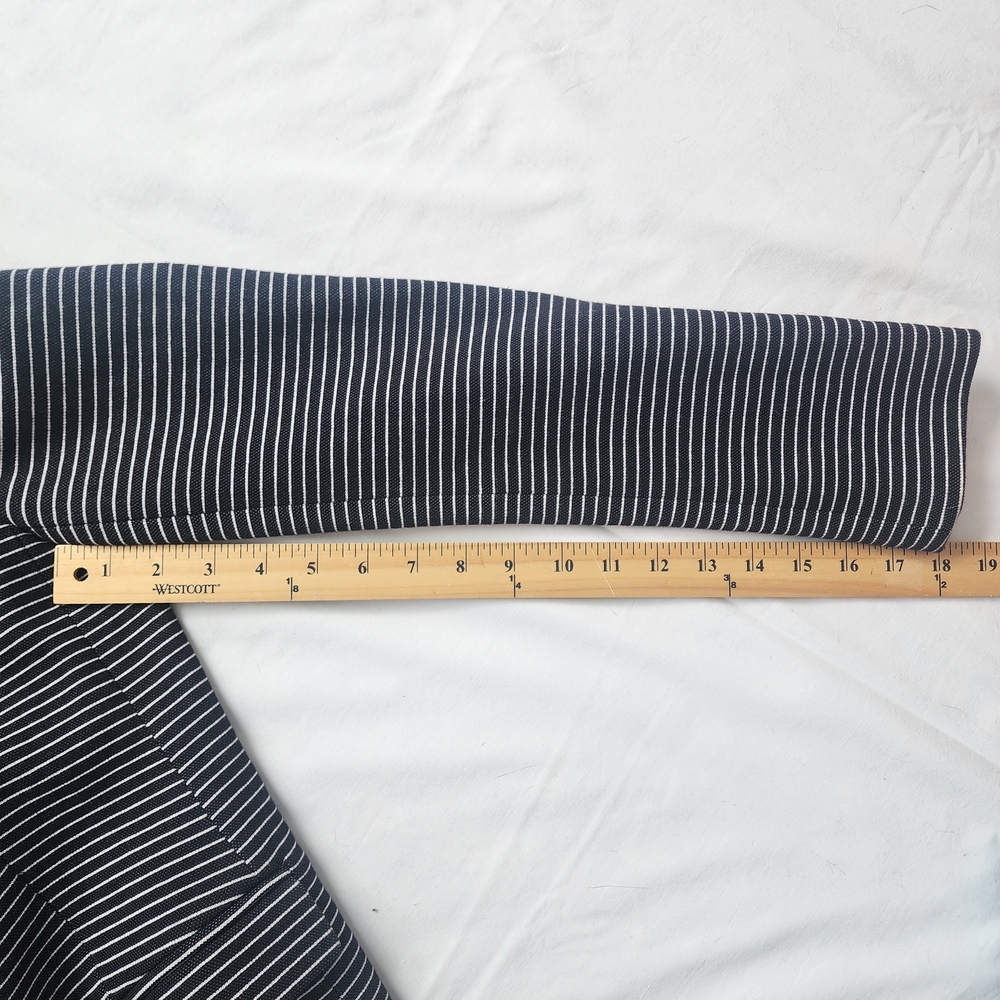 NWOT Ann Taylor Size 2 Black White Striped Blazer with Pearl Buttons - Picture 9 of 9